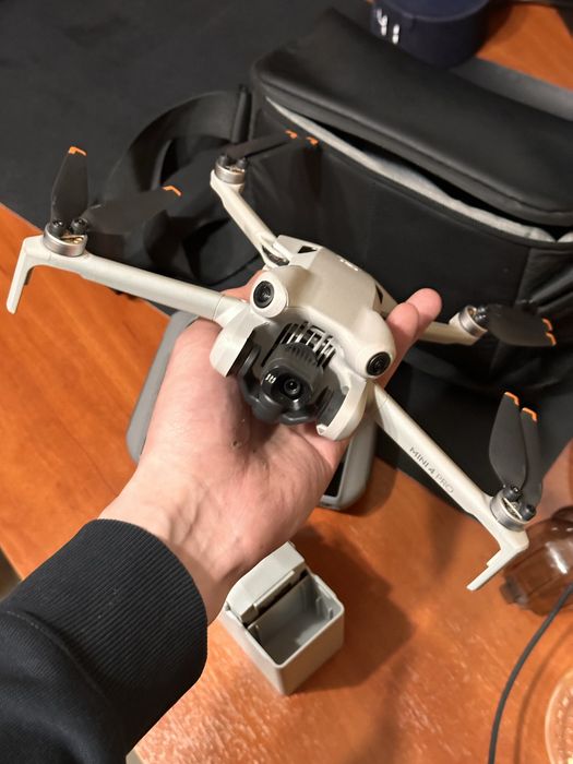 Dji mini 4 pro combo