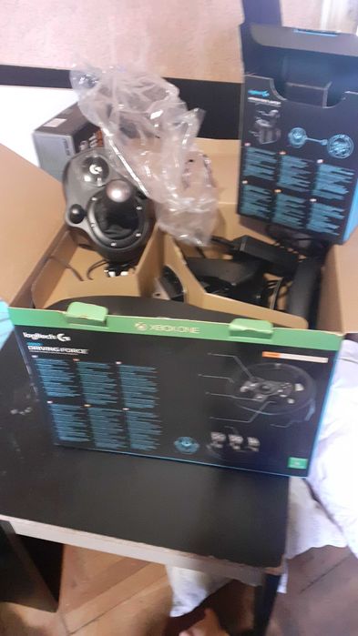 Волан, педали и скоростен лост Logitech