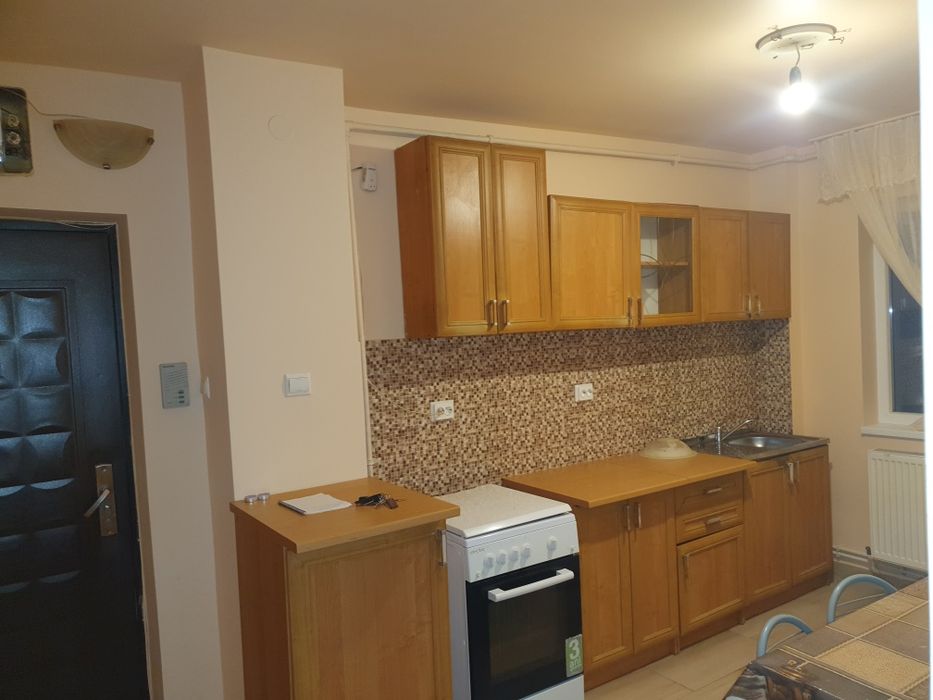 Închiriez ap 2 camere