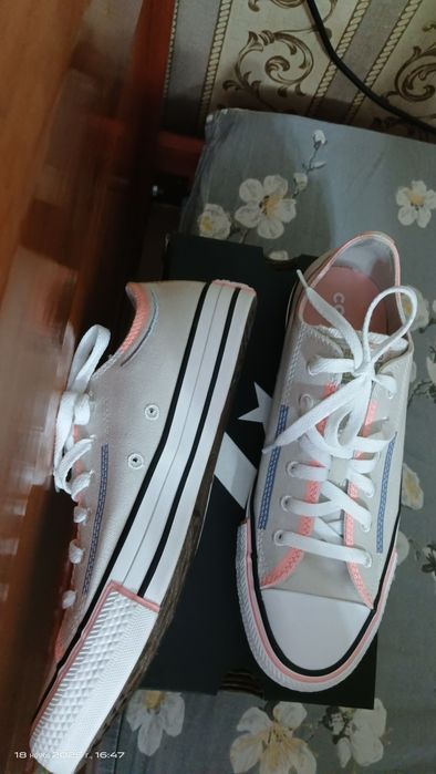 Продаются Converse