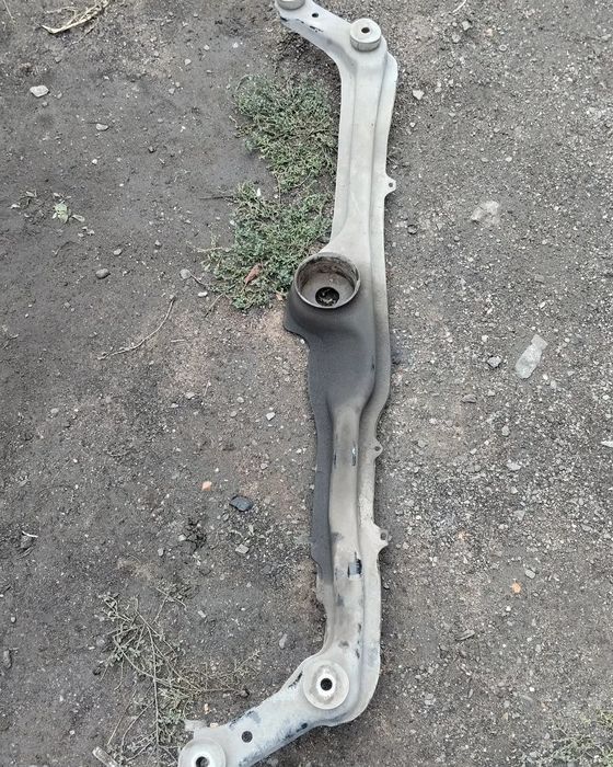 Балка нижняя гольф 3 продам