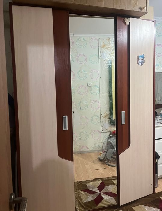 Продается спальный гарнитур
