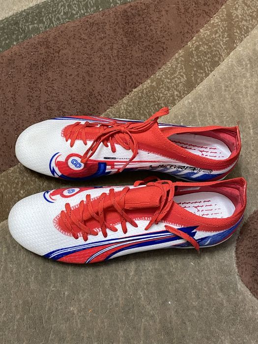 Футбольные бутсы