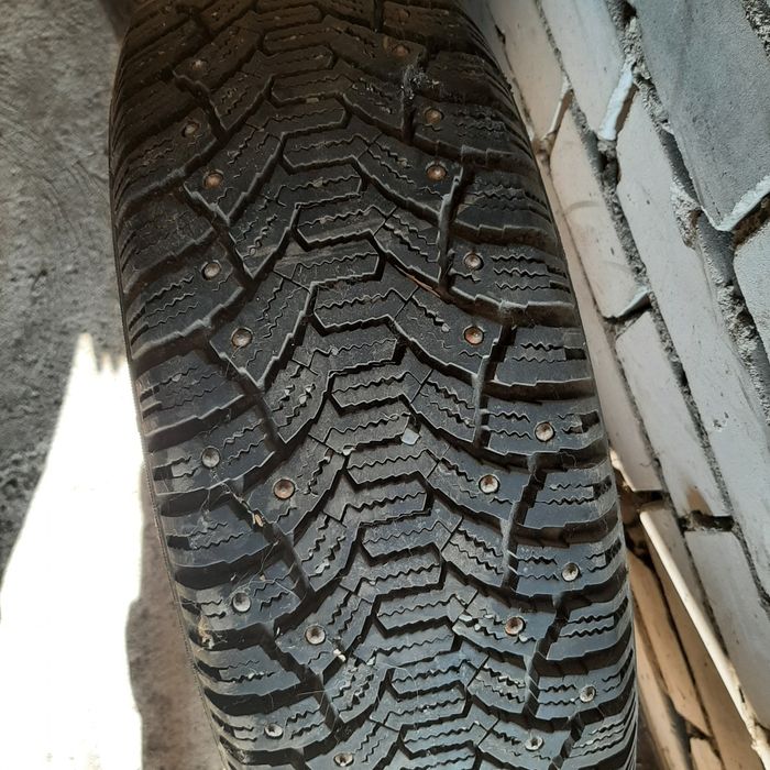 Продам резину 14 размер 185×65