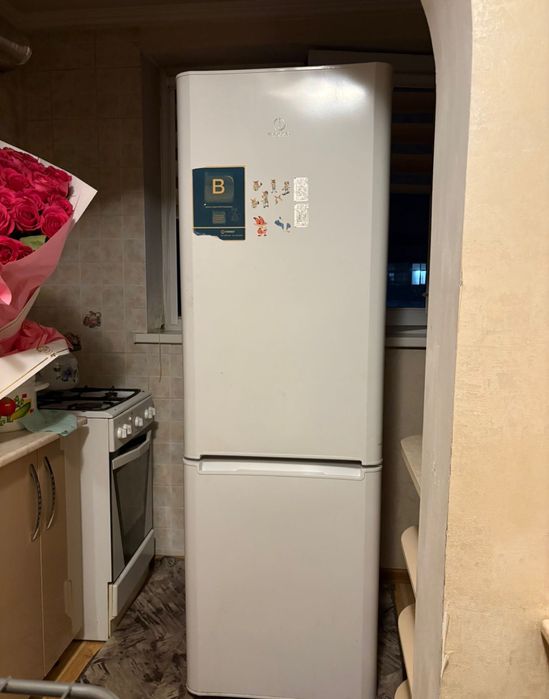 Холодильник не работеть матор