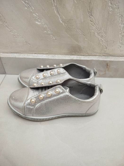 Детски обувки нови