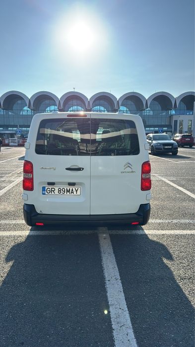 Inchiriere Auto Microbuz 8+1 (9) locuri renta a car Van
