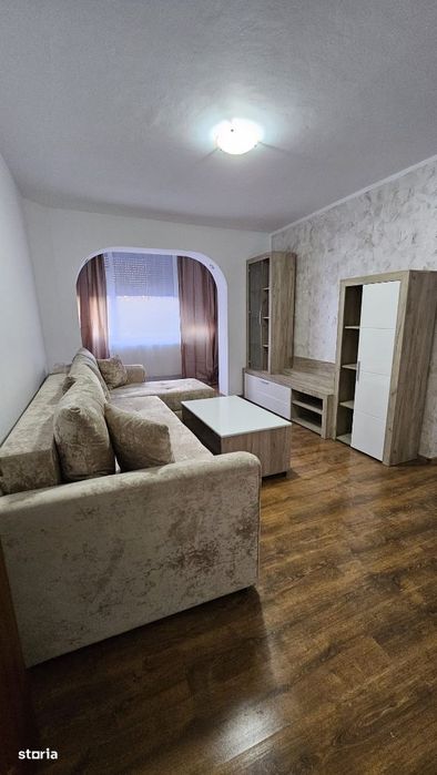 3 camere semidecomandate Str.Miron Costin