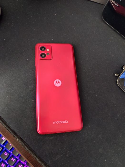 Vand telefon  Motorola G32 6GB RAM 128GB