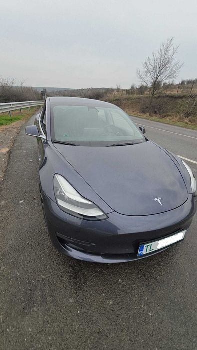 vand/schimb TESLA MODEL 3