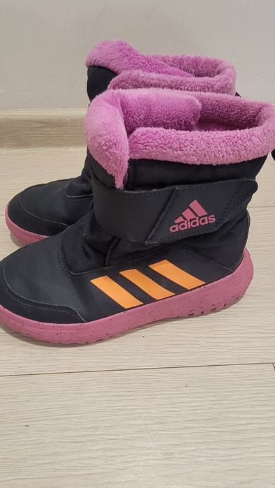 Ghete ADIDAS Winterplay masura 33, 1 UK (interior 20 cm)