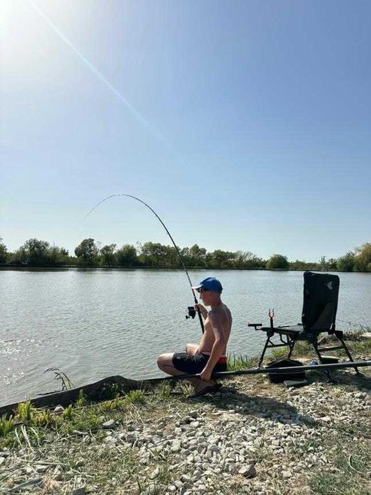 Lansetă Diamant Alb 3.90m 150g împreună cu mulineta Pro Fl 6000