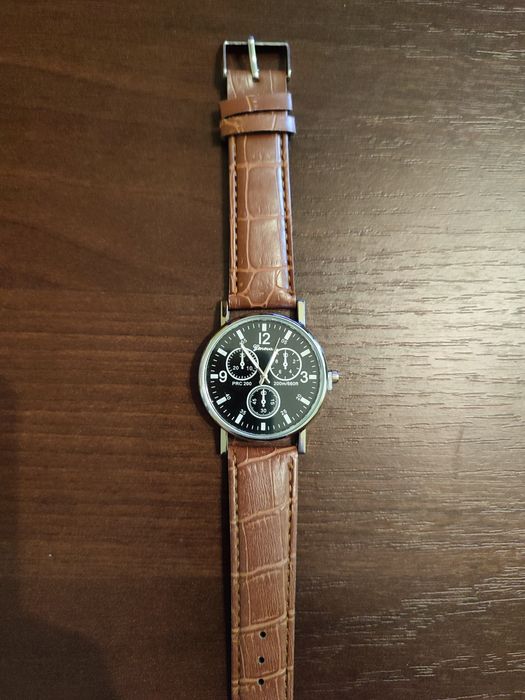 Часовник кварц Женева