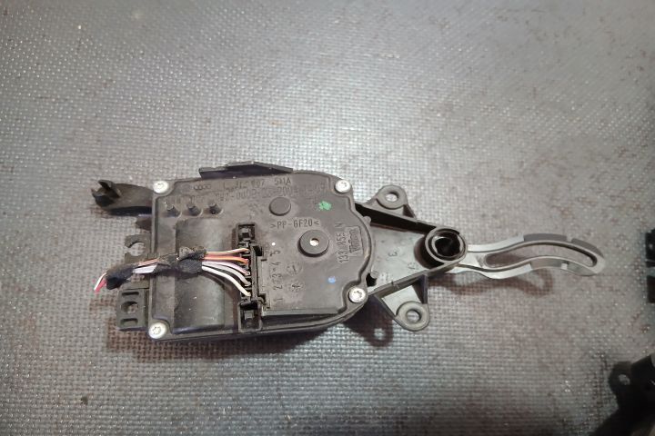 Motoras clapeta aeroterma 1J1907511A 1J1907511A Volkswagen VW Golf 4