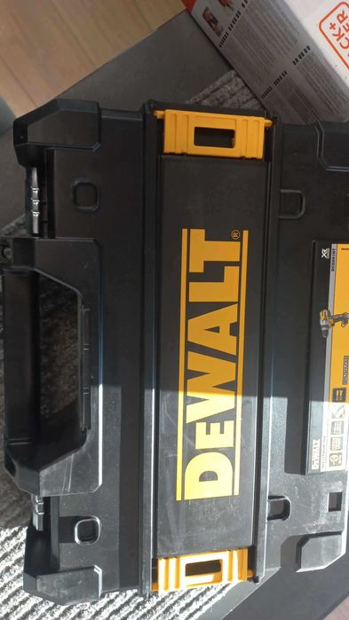 RESIGILAT - Masina de gaurit si insurubat Dewalt DCD991NT