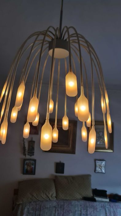 Lustra Moderna led IKEA