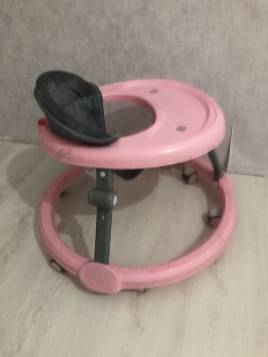 Ходунок и коляска ,стульчик
