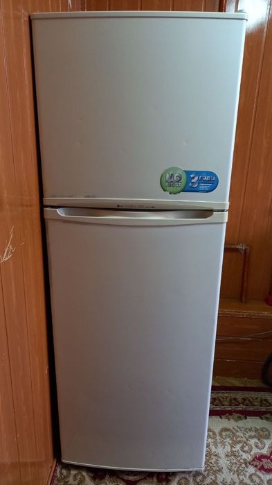 LG холодильник сотилади