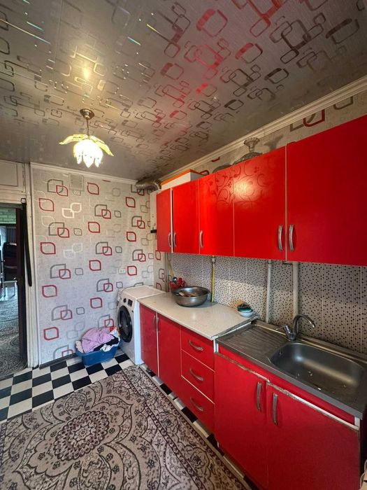 Продаётся 2-комнатная 103-серии. КАЛДАЯКОВА - №45 гиназия. Этаж: 5/5