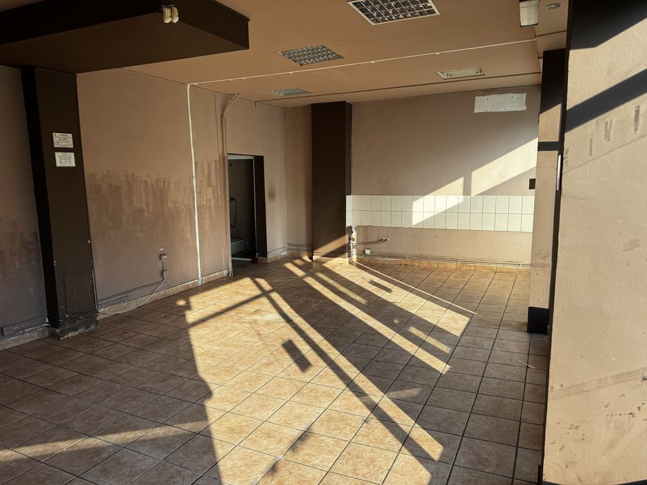 Proprietar inchiriez spatiu comercial SAD zona Dambovita