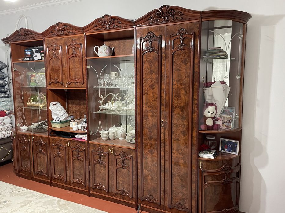 шкаф-стенка для посуды, шфанер для одежды