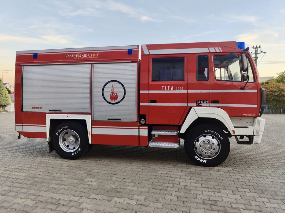 Mașina de pompieri Steyr 4x4, echipată si înmatriculată