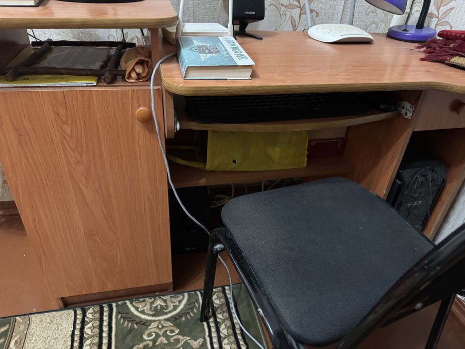 Компютер столи сотилади холати зўр