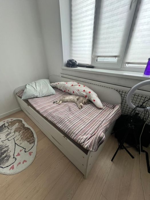 Продам кровать односпальнюю