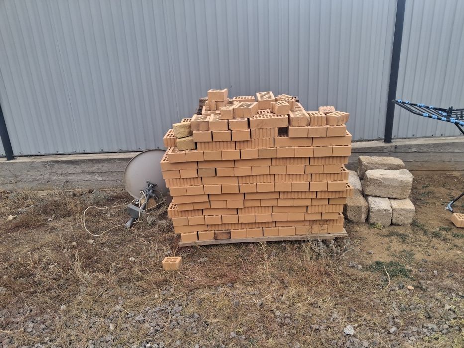 Продам кирпичи торг