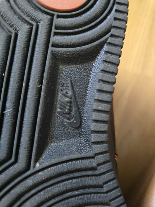 Adidași  Nike cu detalii potocalii