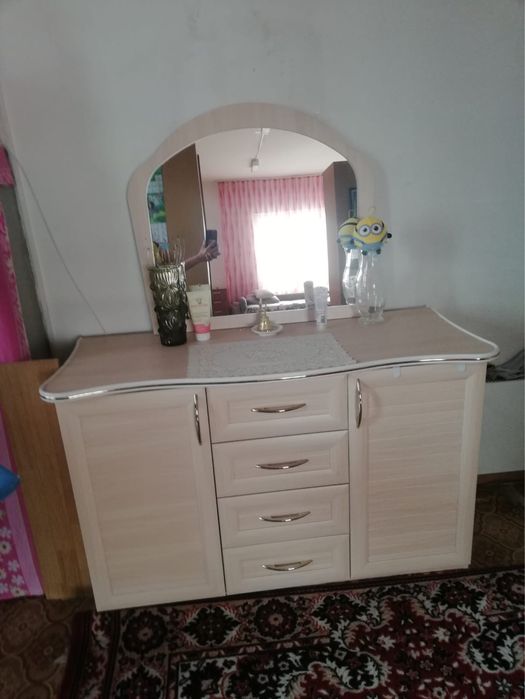 Продам спальный гарнитур