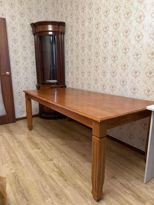Продам стол срочно