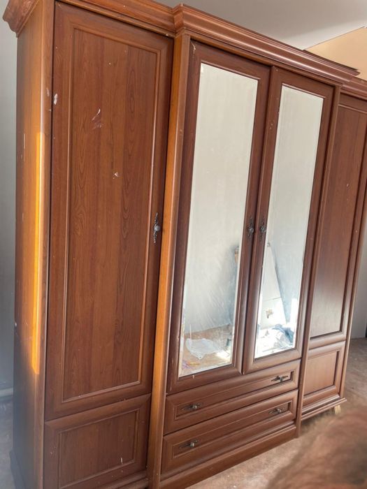 Продам шифоньер б/у