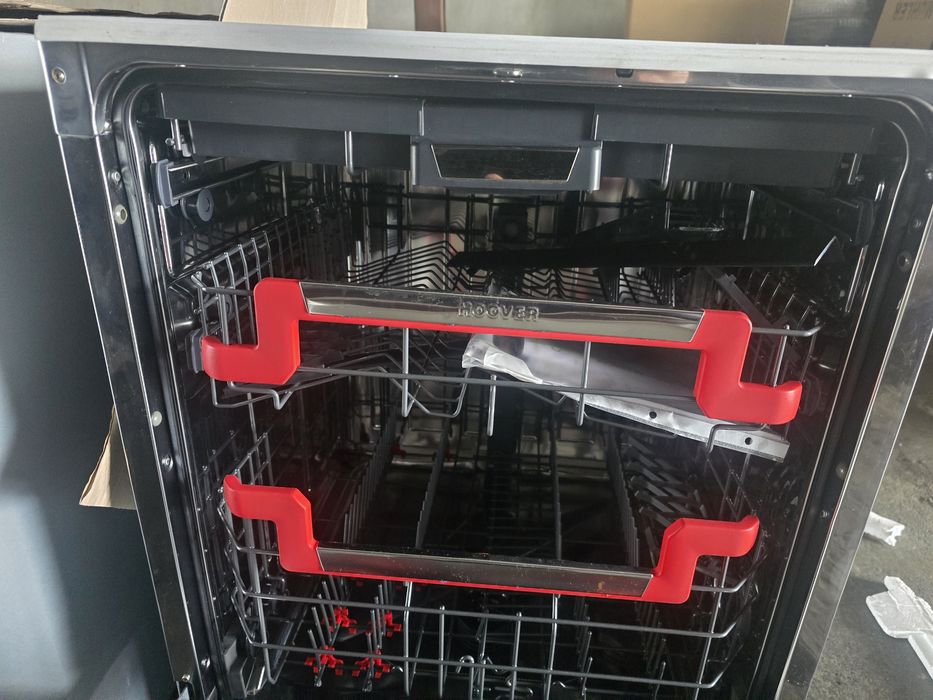 Нова инверторна съдомиялна за пълно вграждане Hoover HDish 500