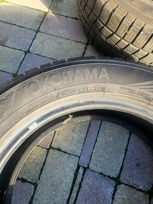 Anvelope iarnă 225/60/17 99H Hankook și Yokohama SUV