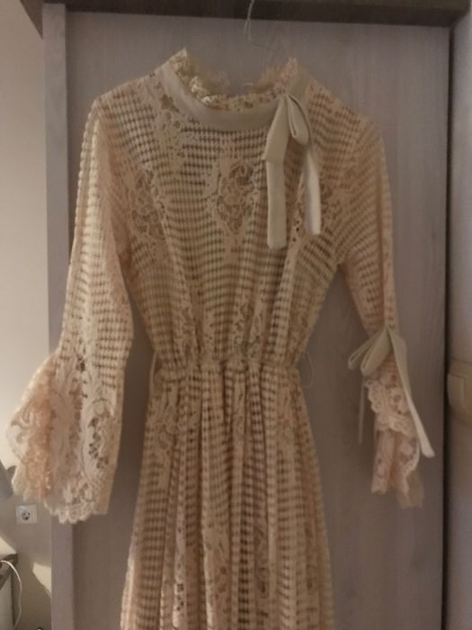 Прекрасна дантелена рокля С/М