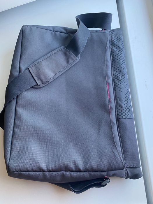 Намалена! Бизнес Чанта за Лаптоп и Документи Dicota