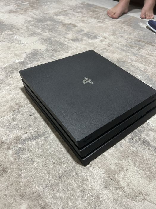 Play Station 4Pro 1Tb