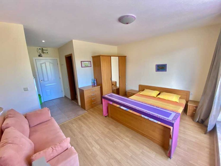 Обзаведен едностаен апартамент, Първа линия