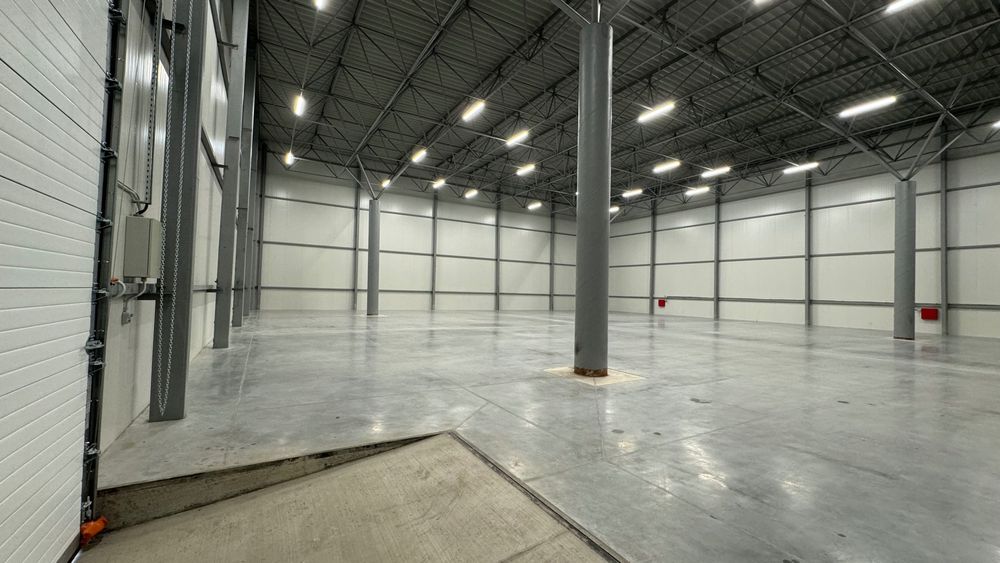 Дава се под наем Склад в с. Хрищени, Област Стара Загора - 990 кв.м за 3060 € - Снимка #3