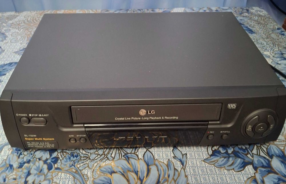 Видеомагнитофон в отличном состоянии