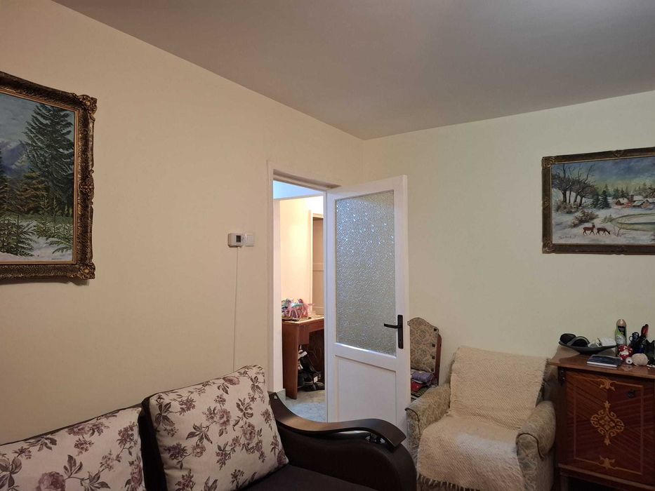 De vanzare apartament cu 3 camere