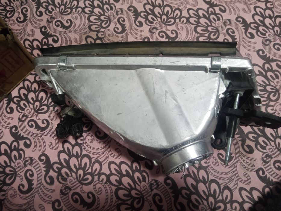 Продам фар 1 шт Камри 20