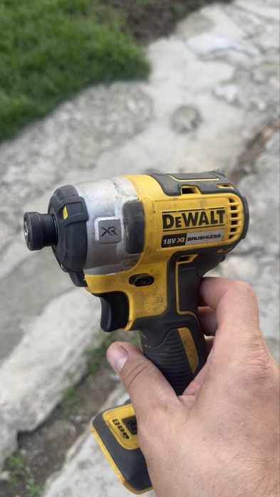 Dewalt dcf 887 de vanzare