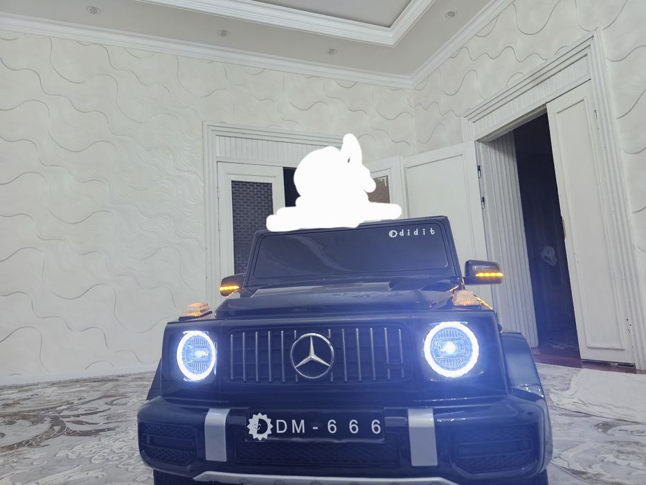 Продается машина на пульте управления.