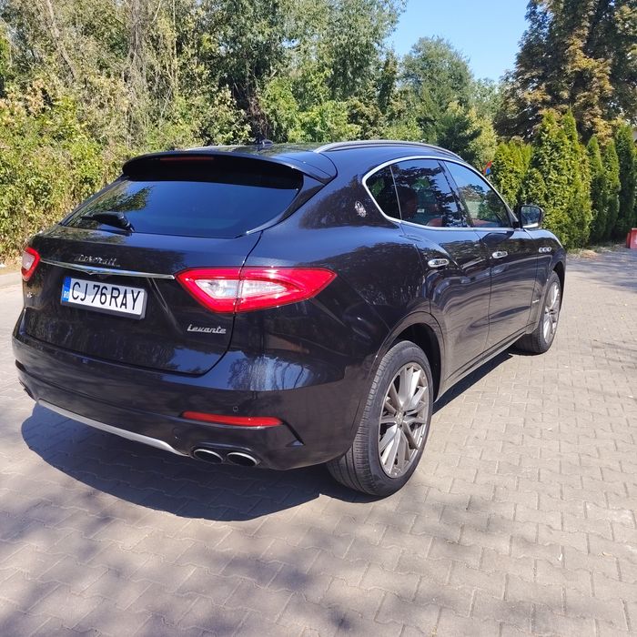 Vând Maserati Levante Granlusso Luxury