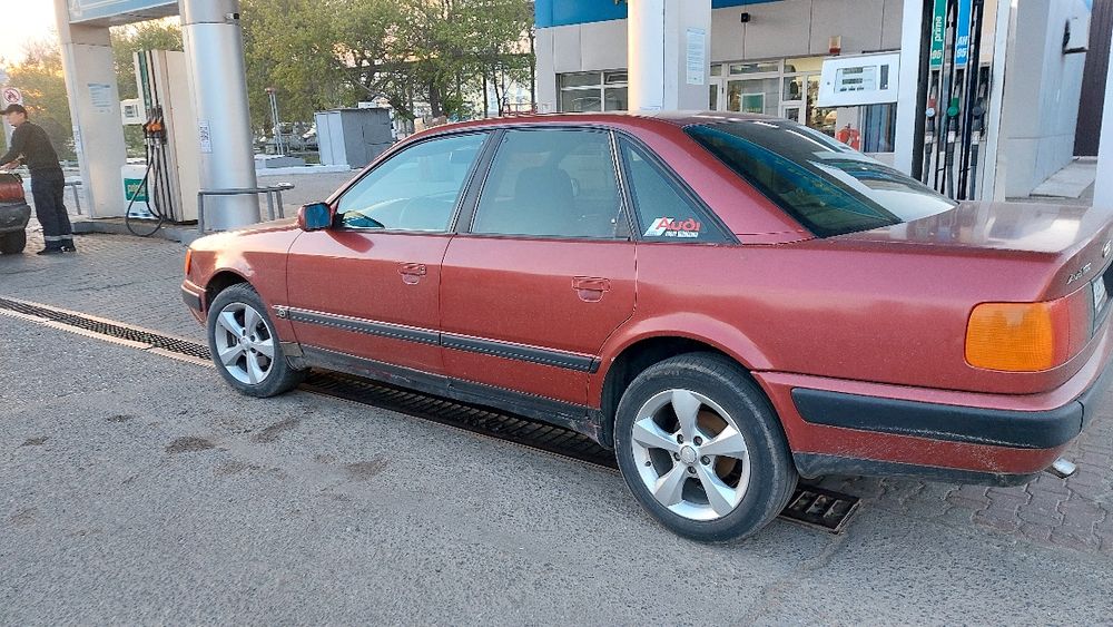 Продам ауди 100 с4