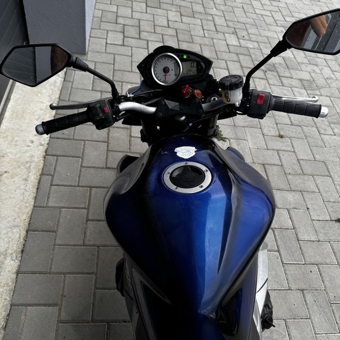 Kawasaki Z750 Naked  ( Nu gsr,sv,cbr,xj )