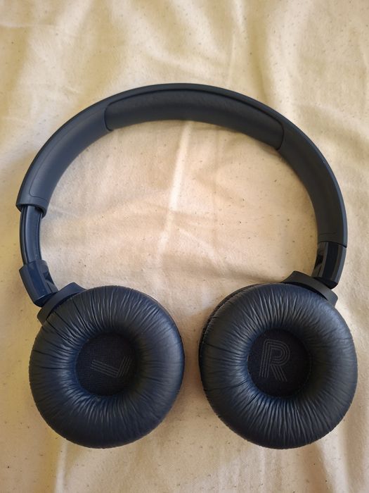 JBL TUNE 520BT – Bluetooth слушалки