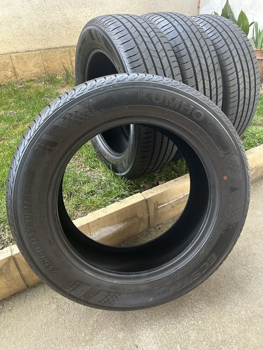 215/60/17 KUMHO ecsta HS51